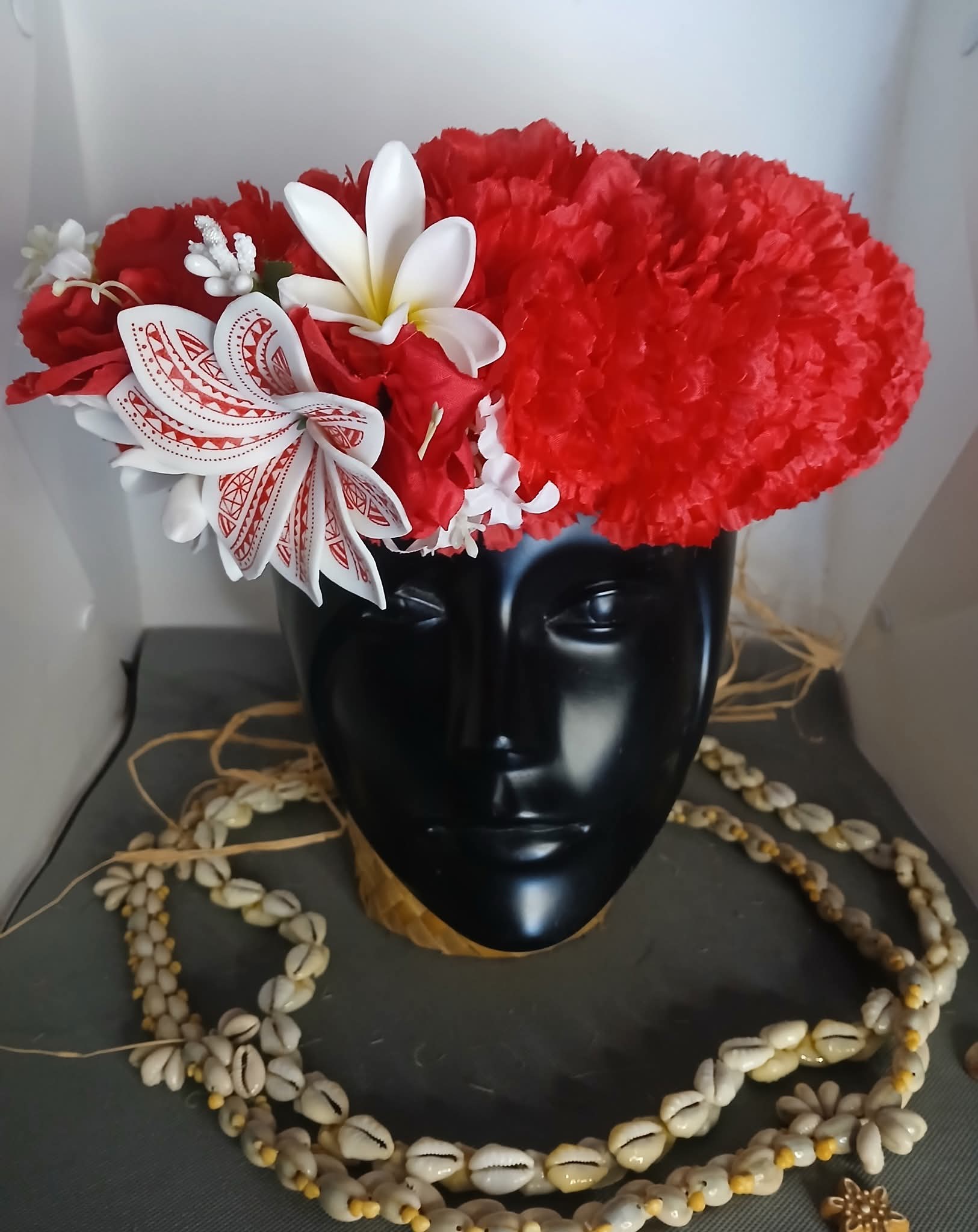 Couronne tiare Tahiti rouge tiare tatouée deux boutons de tiare boutons rouges Vaite.e.Tiare créations