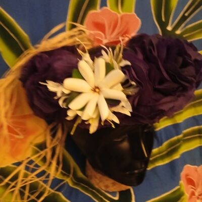 Couronne tiare Tahiti violette tiare élégante corolle lys blancs