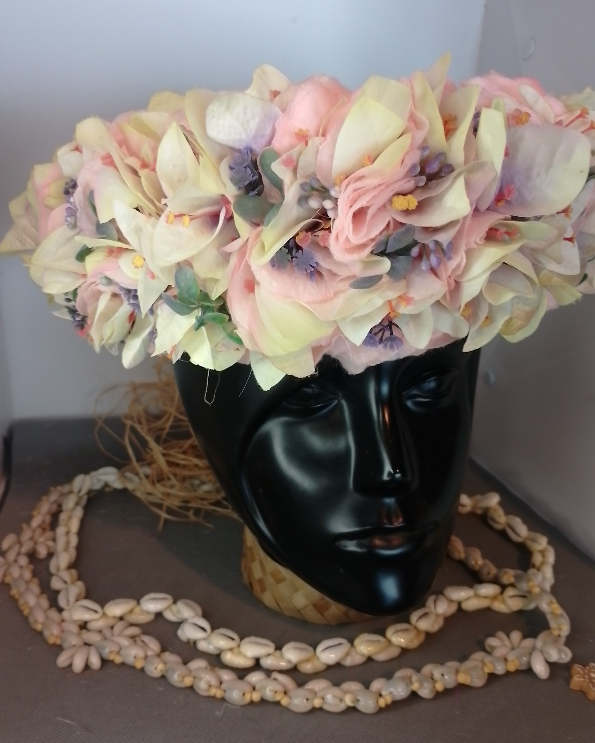 Couronne toutes fleurs Tahiti pêche corolle de bougainvilliers vanille vert et mauve Vaite.e.Tiare créations