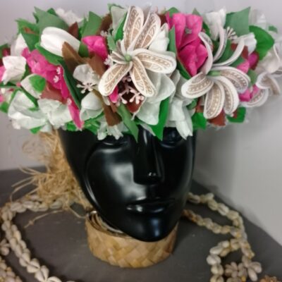 Couronne toutes fleurs Tahiti bougainvilliers blancs et fuchsia trois tiare tatouées
