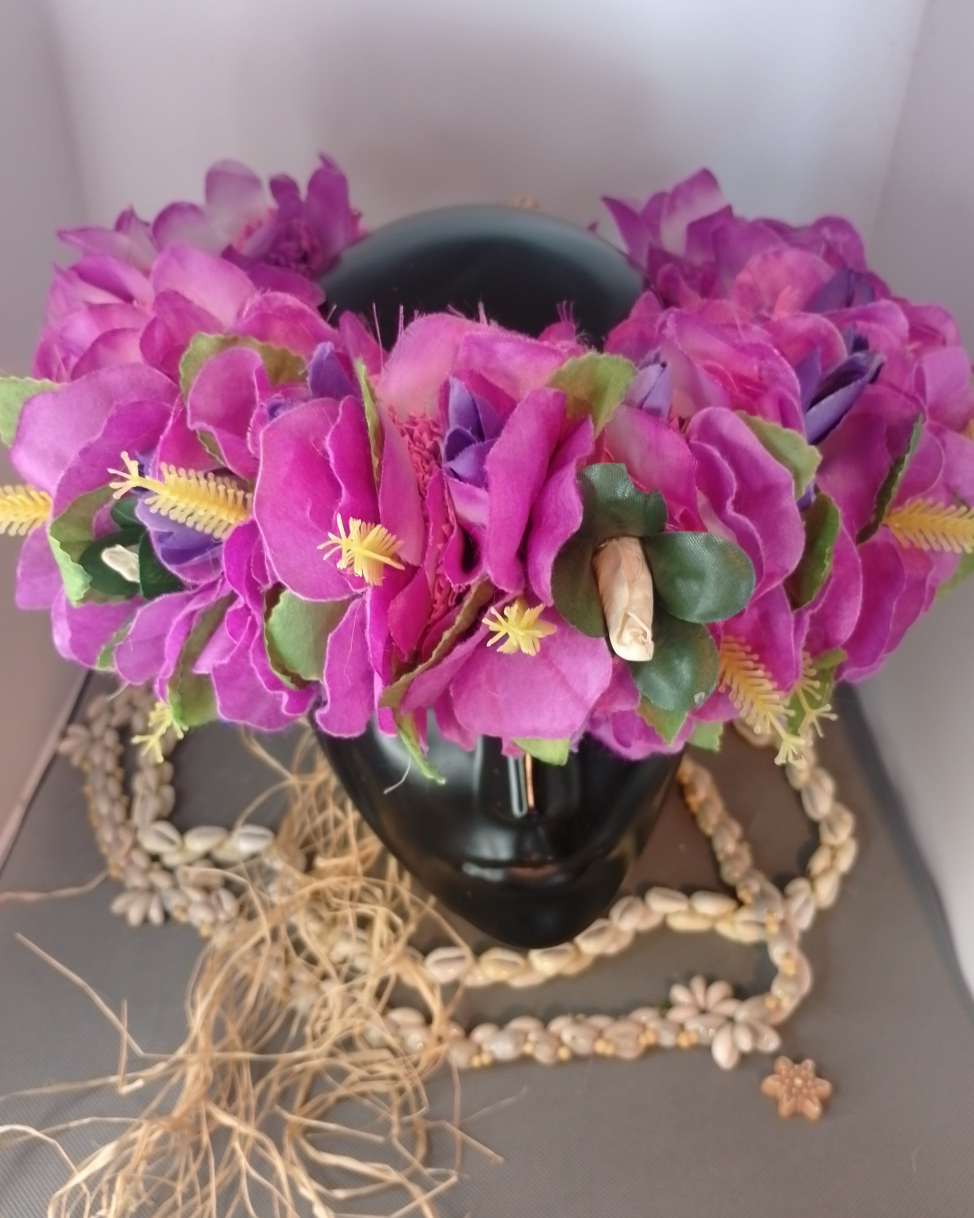 Couronne fleurs Tahiti violette hibiscus violets boutons de tiare Vaite.e.Tiare créations
