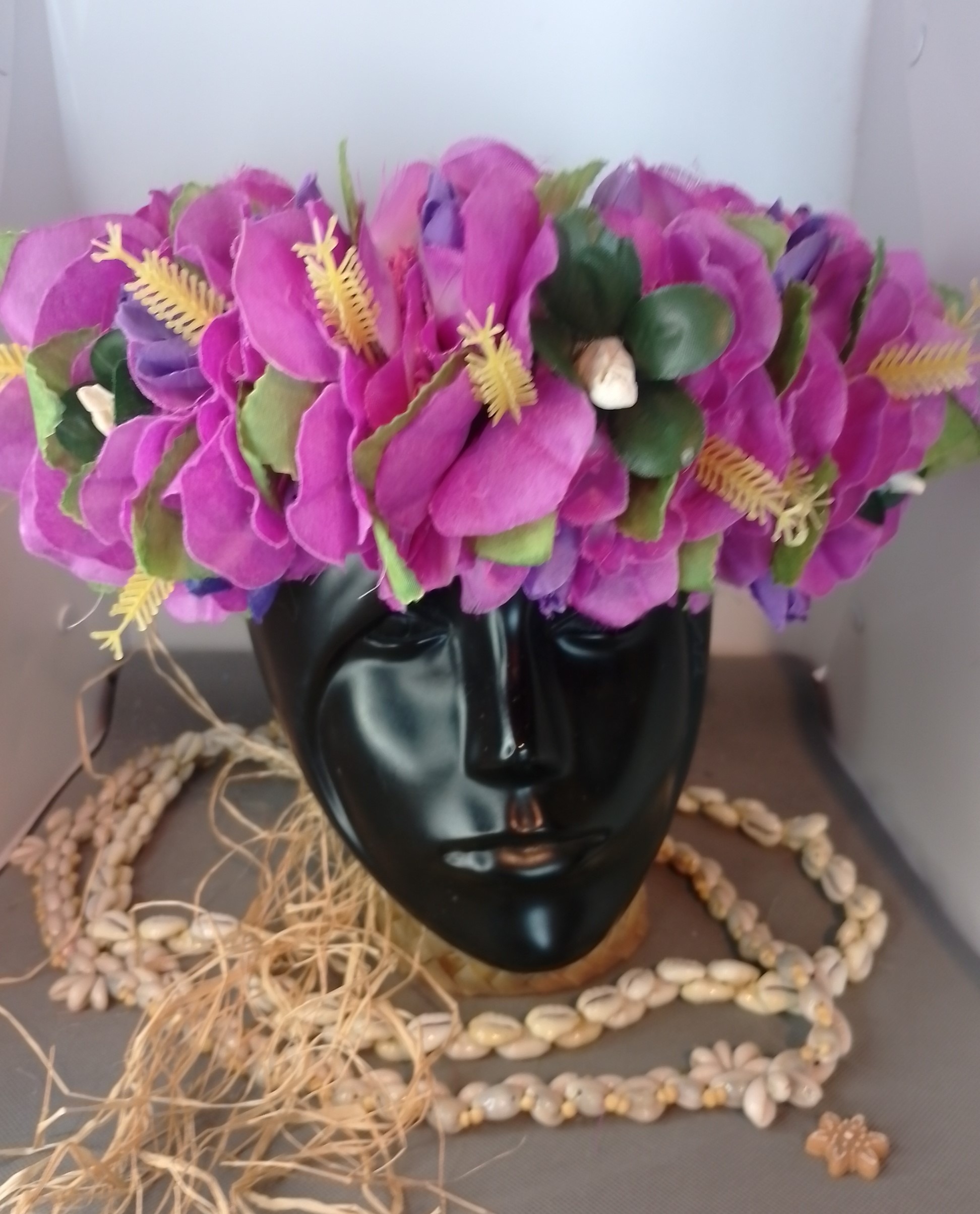 Couronne fleurs Tahiti violette hibiscus violets boutons de tiare Vaite.e.Tiare créations