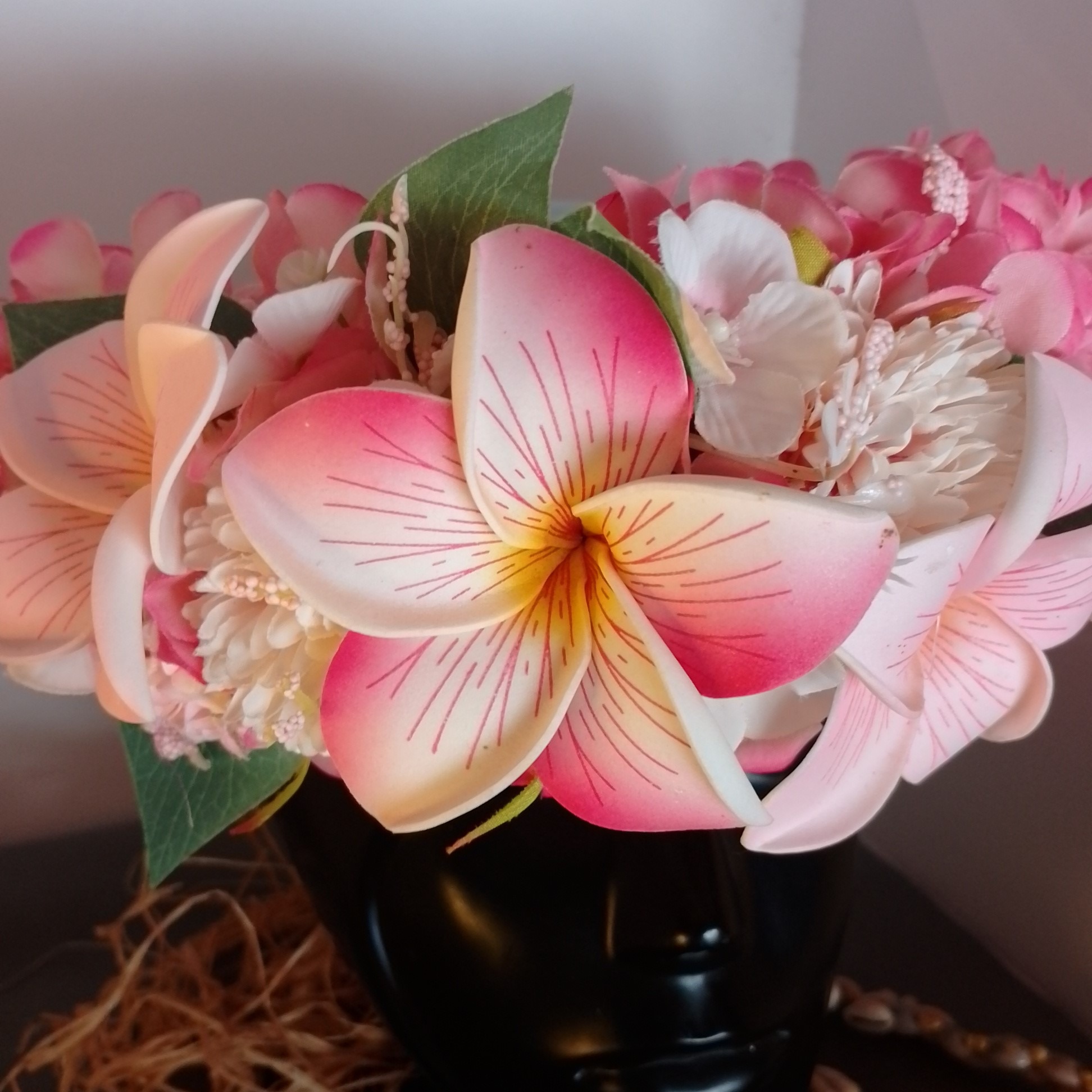 Couronne fleurs Tahiti champagne rosé trois maxi tipanie rainurés Vaite.e.Tiare créations