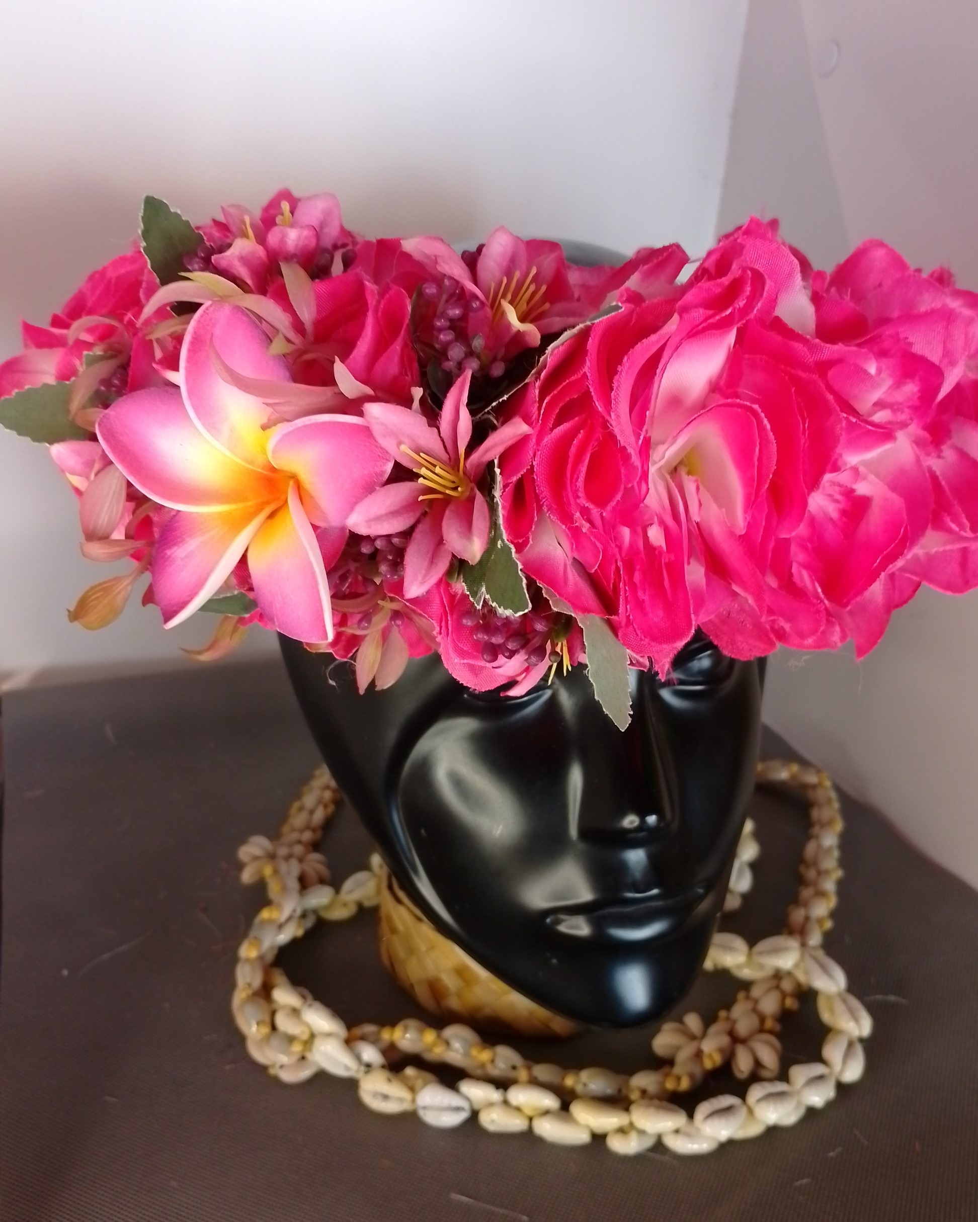 Couronne fleurs Tahiti blanche bords fuchsias tipanie blanc bords roses Vaite.e.Tiare créations