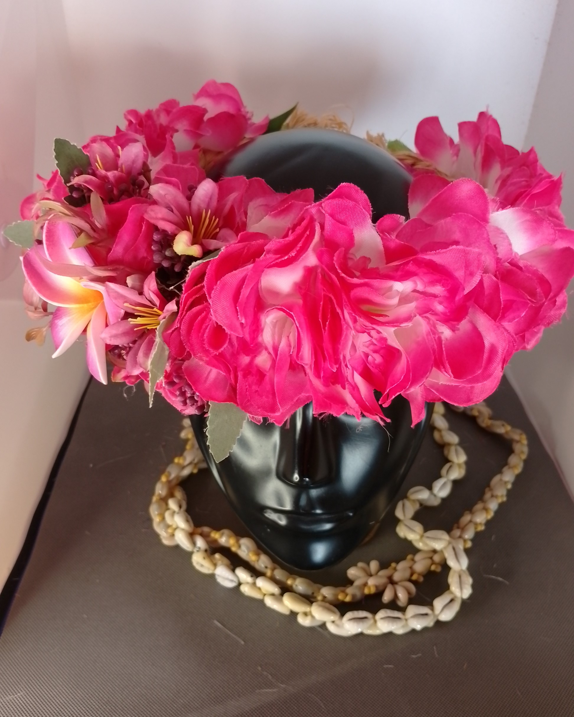 Couronne fleurs Tahiti blanche bords fuchsias tipanie blanc bords roses Vaite.e.Tiare créations