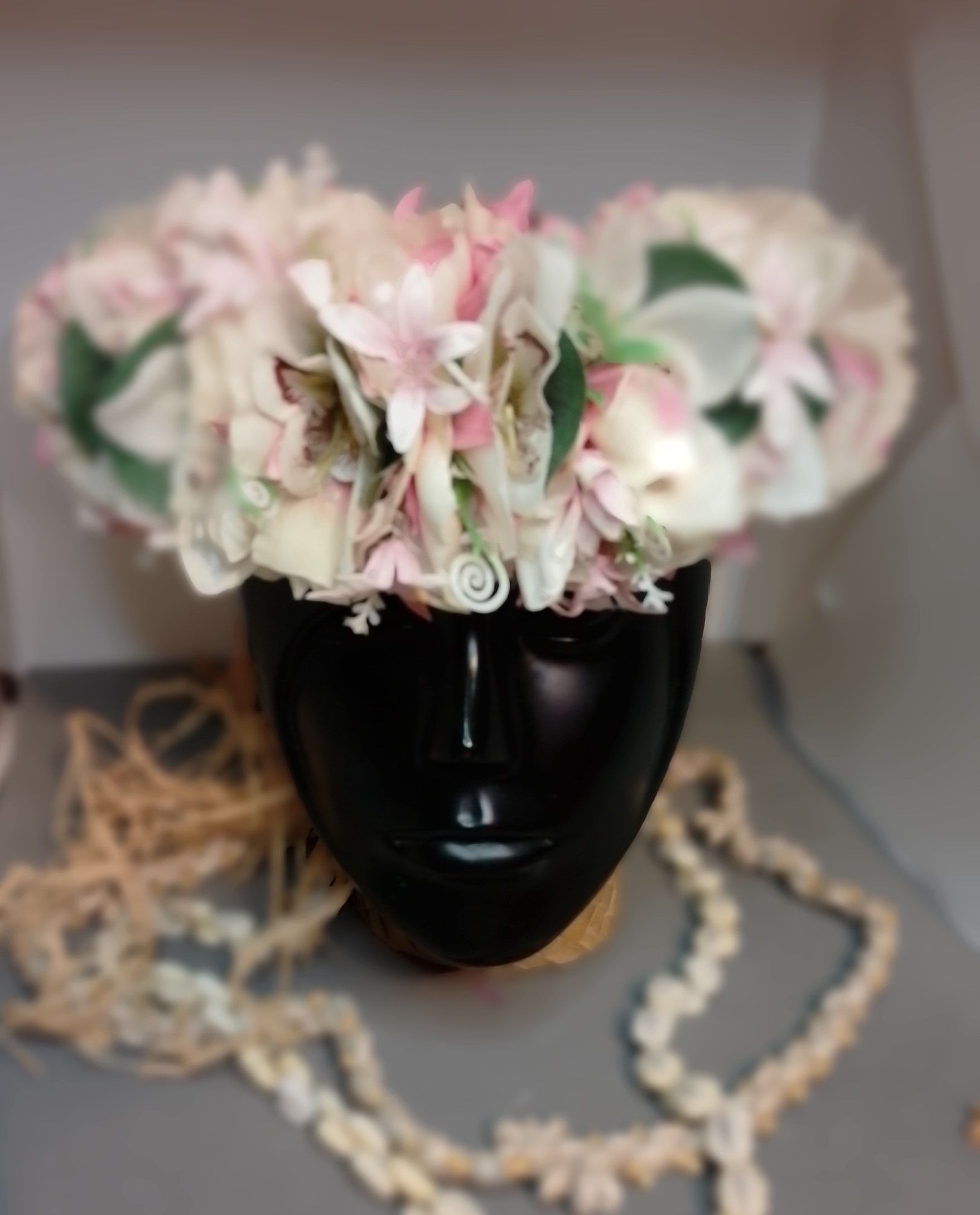 Couronne fleurs Tahiti champagne et rose cinq orchidées Vaite.e.Tiare créations