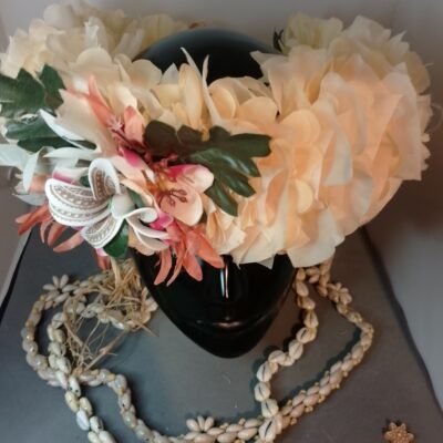 Couronne fleurs Tahiti champagne tipanie  tiare tatouée lys élancés