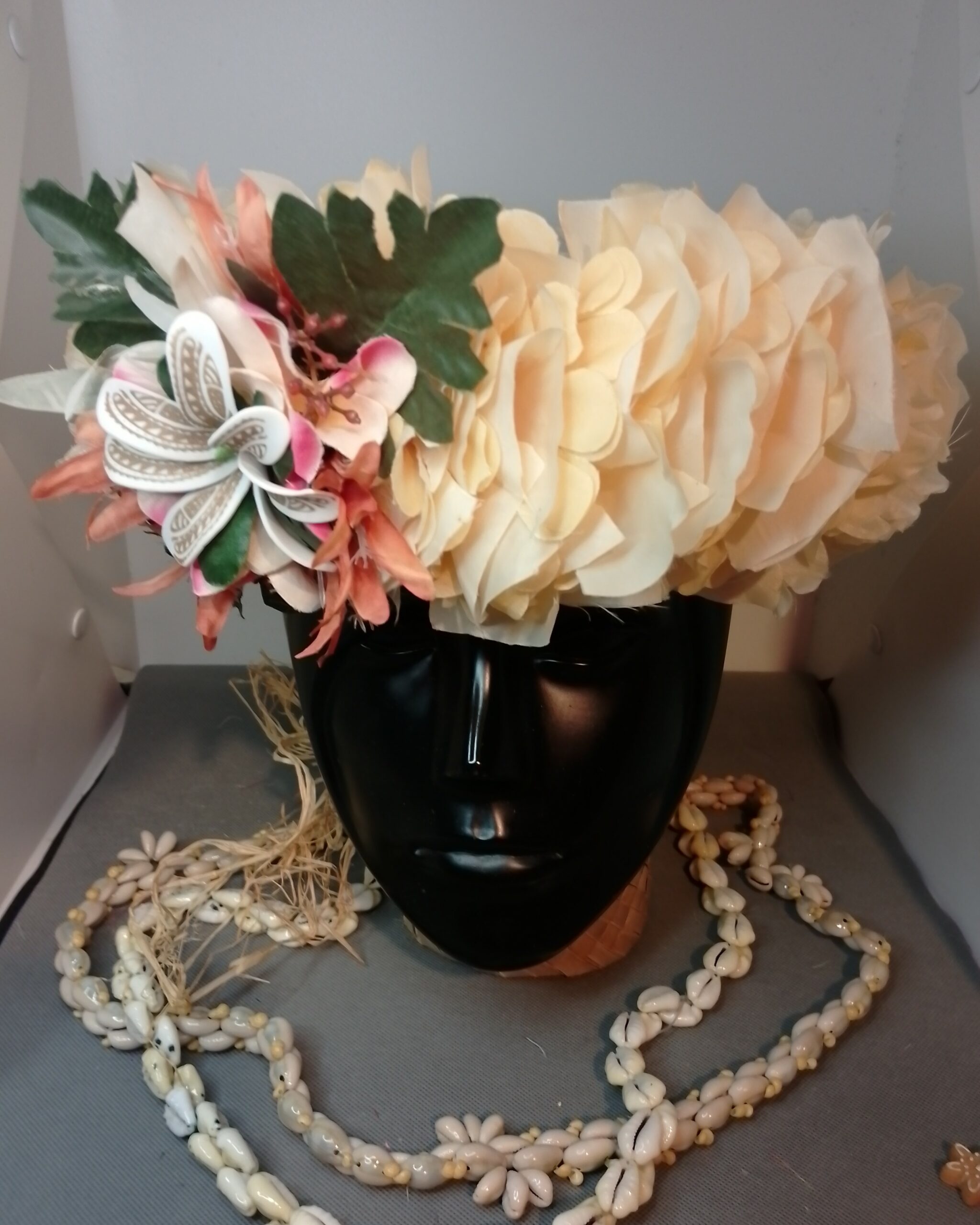 Couronne fleurs Tahiti champagne tipanie tiare tatouée lys élancés Vaite.e.Tiare créations