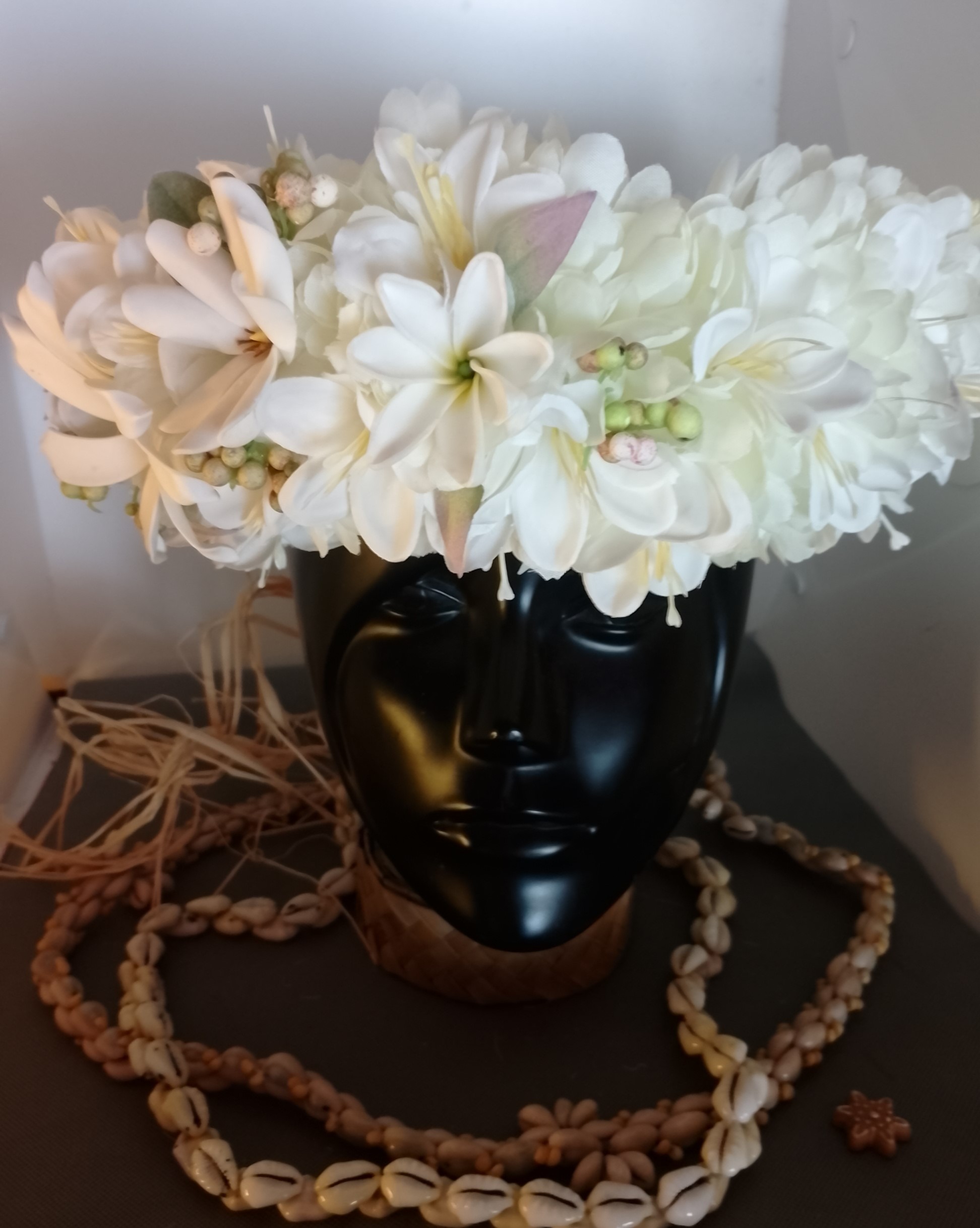 Couronne tiare Tahiti blanc milky tiare entre ouverte tiare élégante tiare Vaite.e.Tiare créations