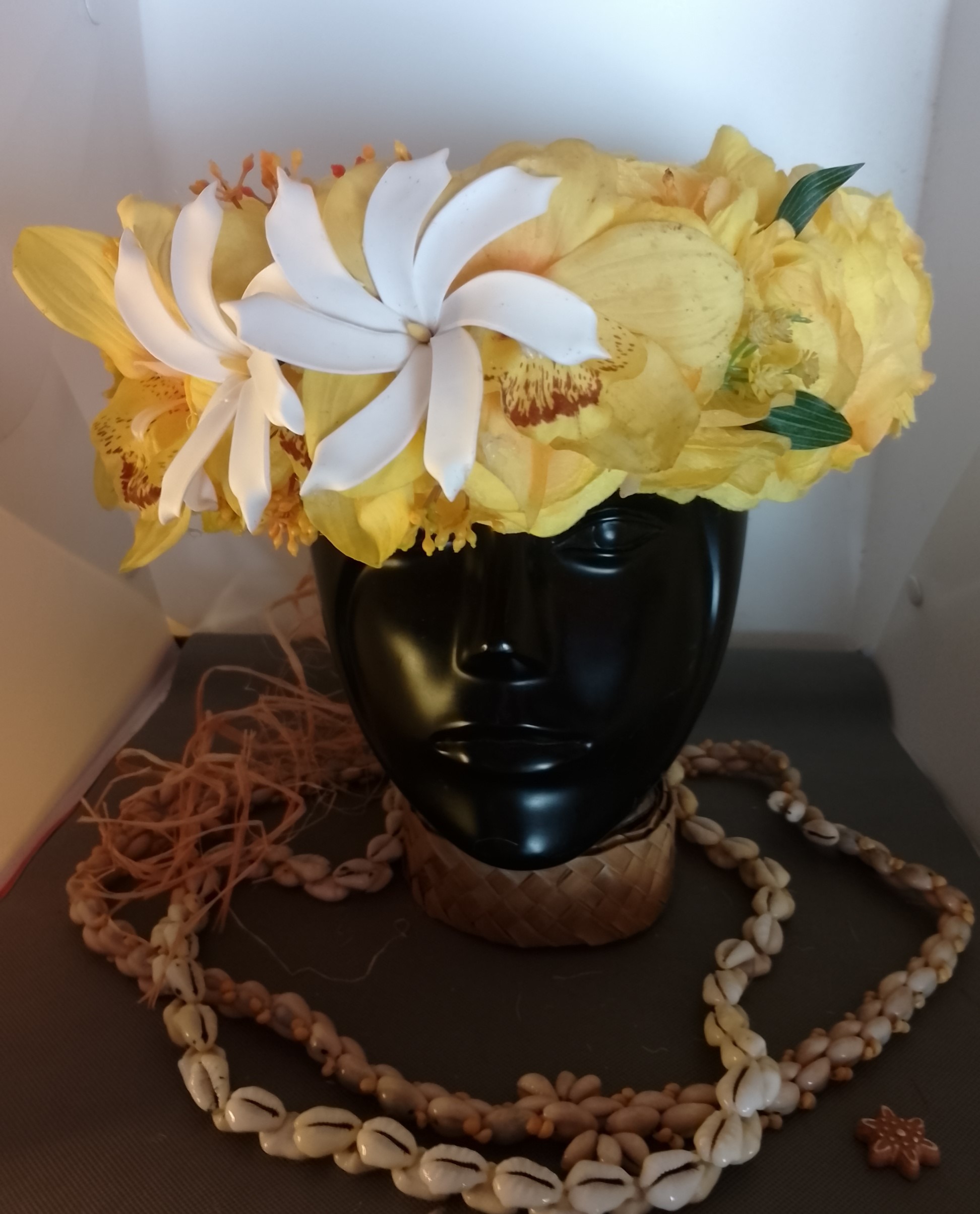 Couronne tiare Tahiti jaune trois maxi orchidées deux tiare Vaite.e.Tiare créations