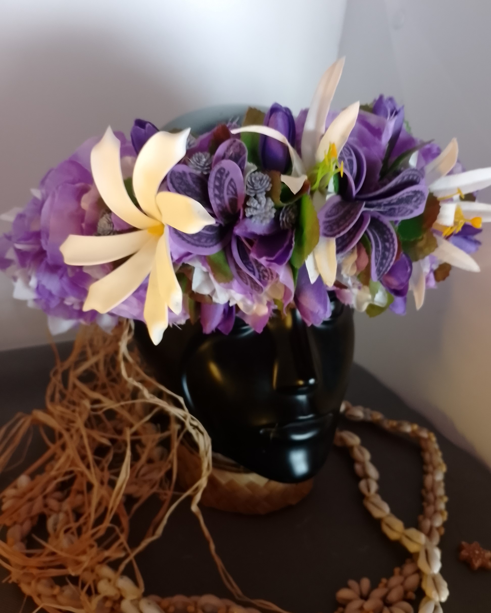 Couronne tiare Tahiti violette et blanche deux tiare tatouées tiare lys élancés Vaite.e.Tiare créations