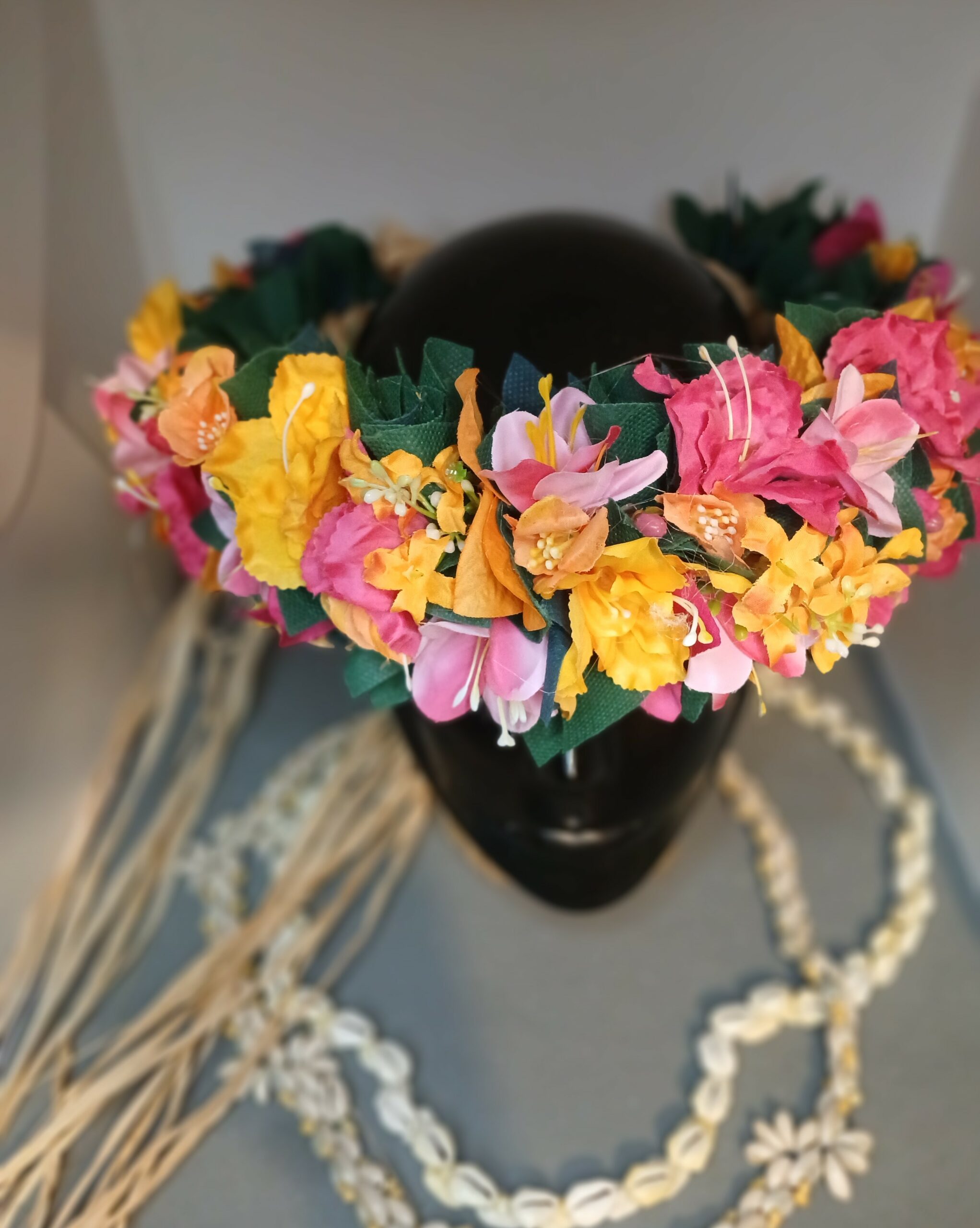 Couronne toutes fleurs effet végétal floraison rose et orange Vaite.e.Tiare créations