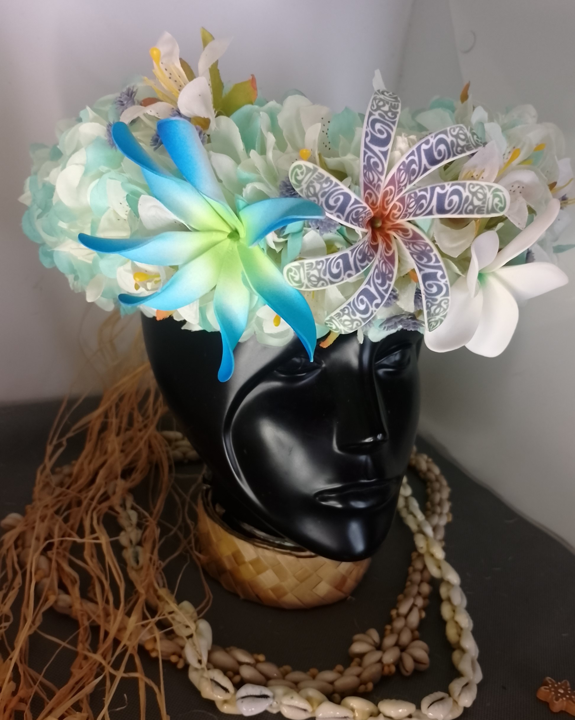 Couronne fleurs Tahiti vanille et bleu lagon maxi tiare tipanie tiare tatouée Vaite.e.Tiare créations