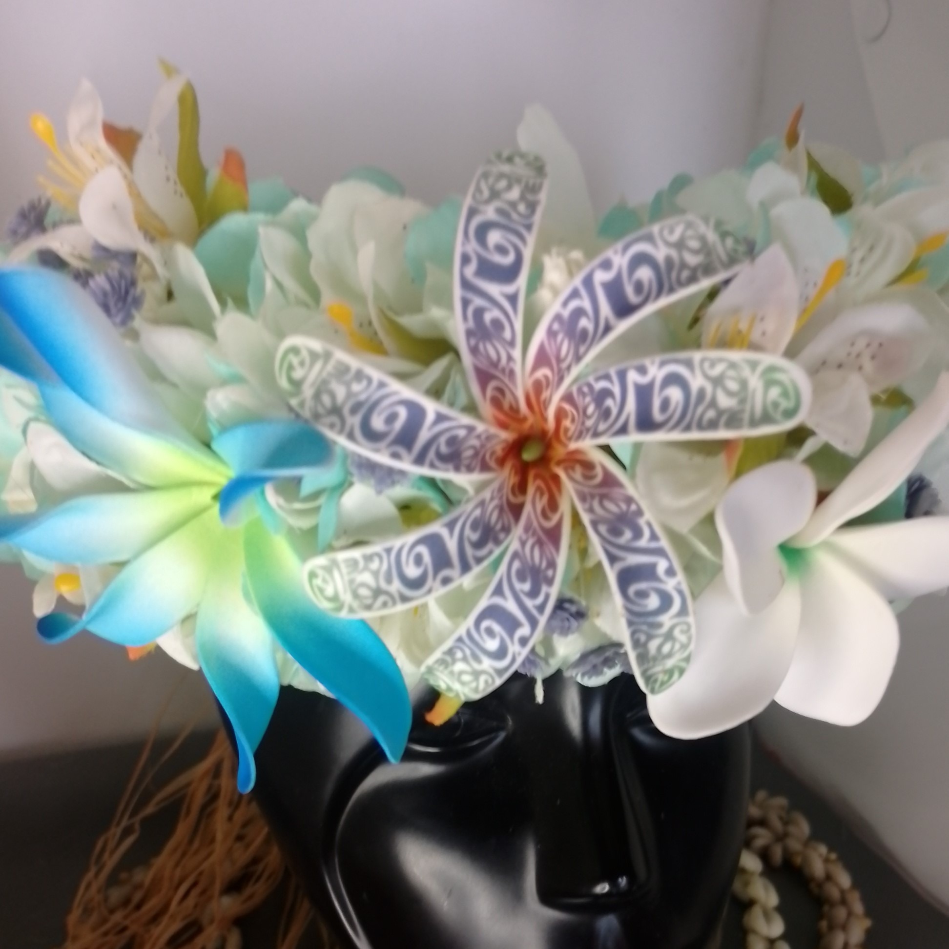 Couronne fleurs Tahiti vanille et bleu lagon maxi tiare tipanie tiare tatouée Vaite.e.Tiare créations