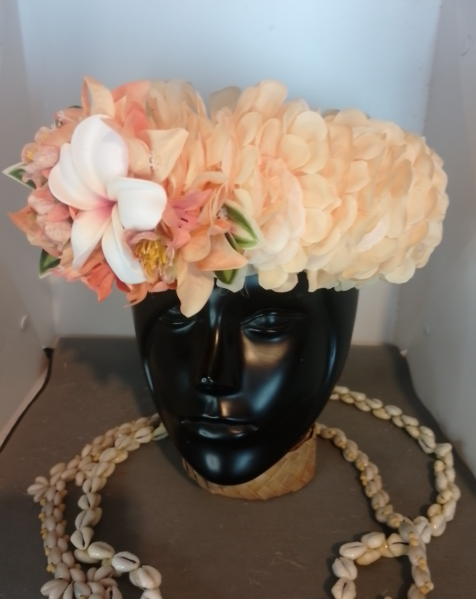 Couronne fleurs Tahiti champagne grand tipanie cœur litchi bougainvillier orange Vaite.e.Tiare créations