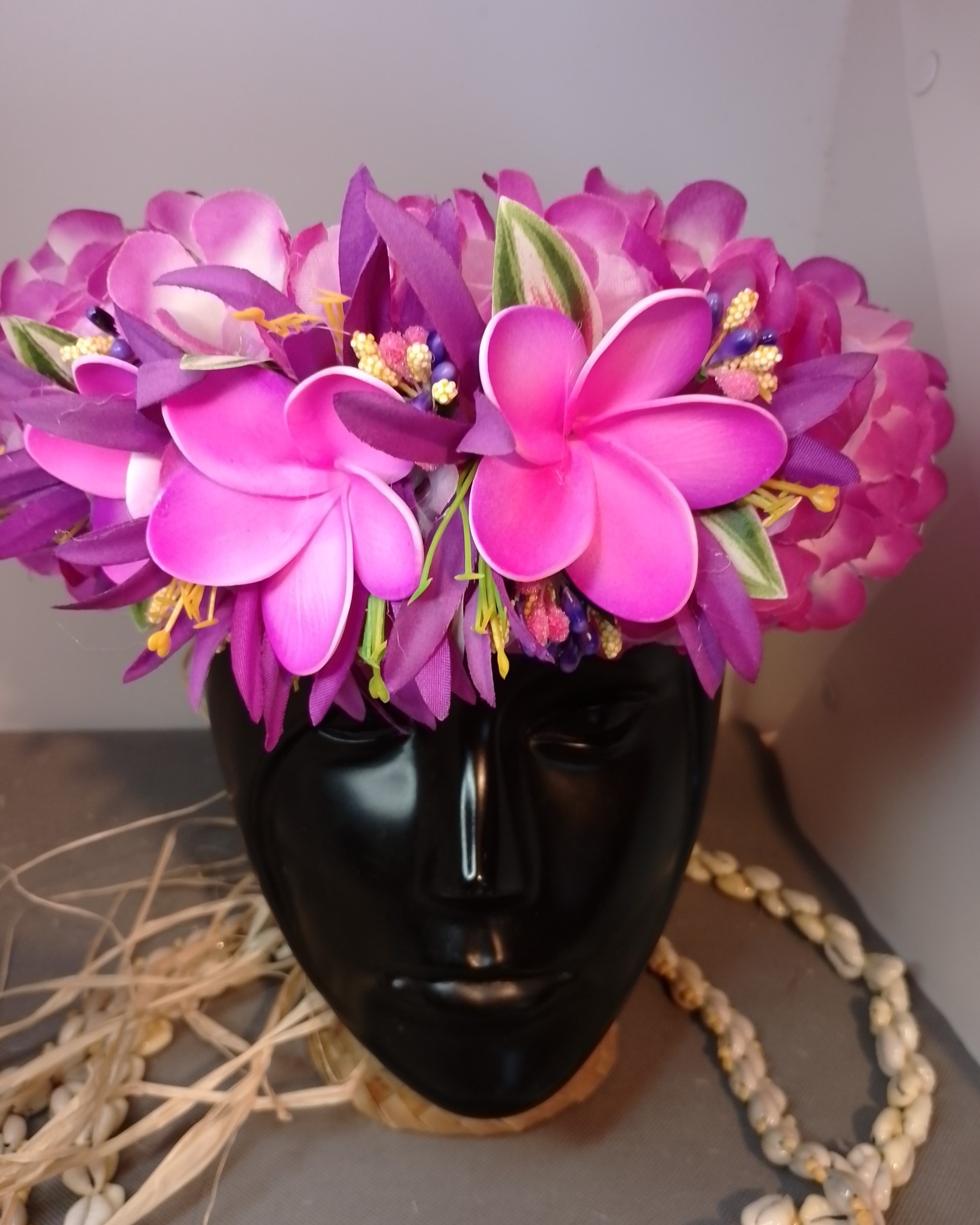 Couronne fleurs Tahiti blanche bords violets trois tipanie mauves bords violets Vaite.e.Tiare créations