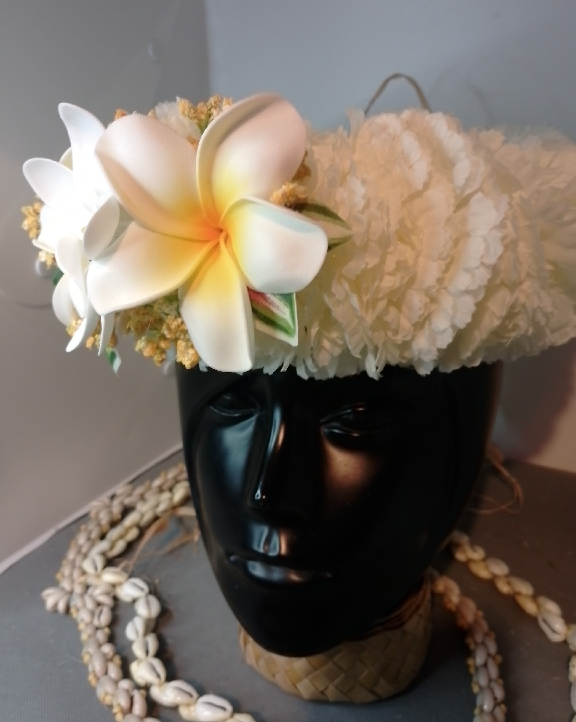 Couronne fleurs Tahiti champagne deux grands tipanie une grande tiare Vaite.e.Tiare créations