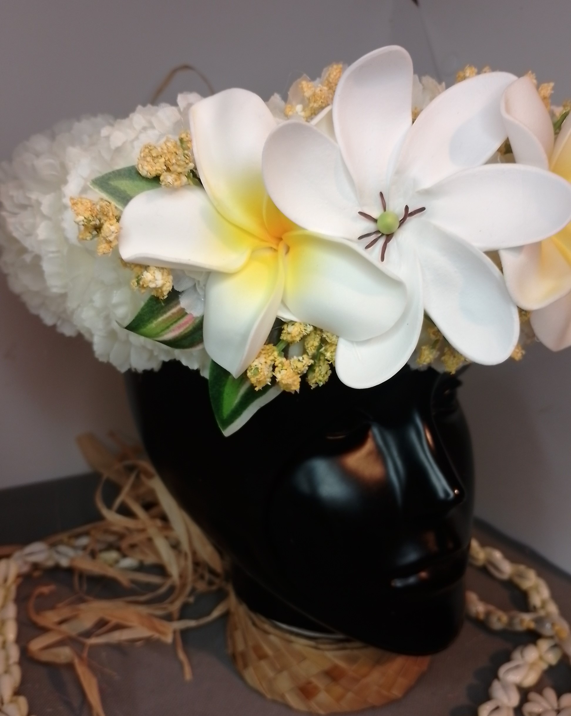 Couronne fleurs Tahiti champagne deux grands tipanie une grande tiare Vaite.e.Tiare créations