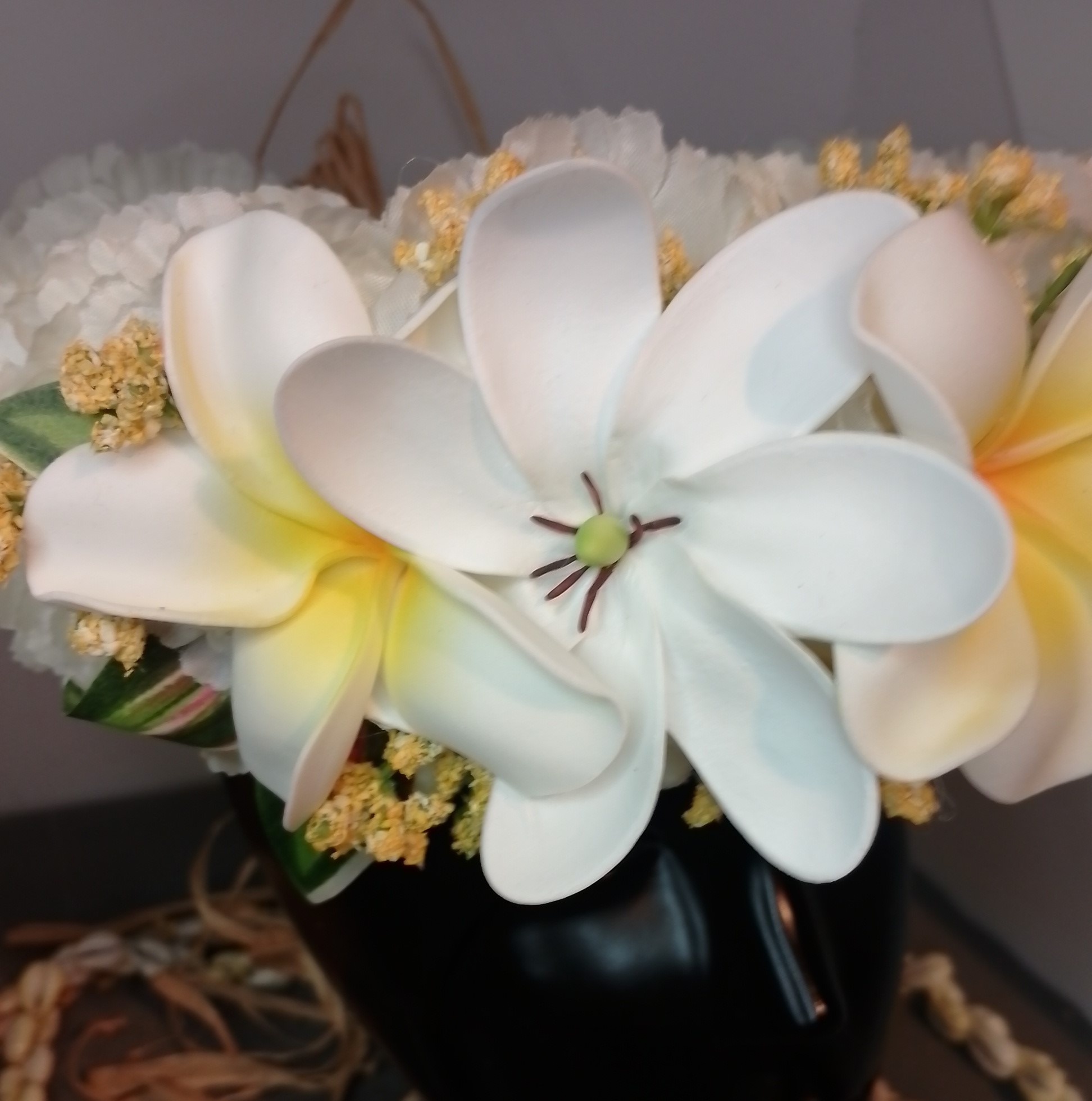 Couronne fleurs Tahiti champagne deux grands tipanie une grande tiare Vaite.e.Tiare créations