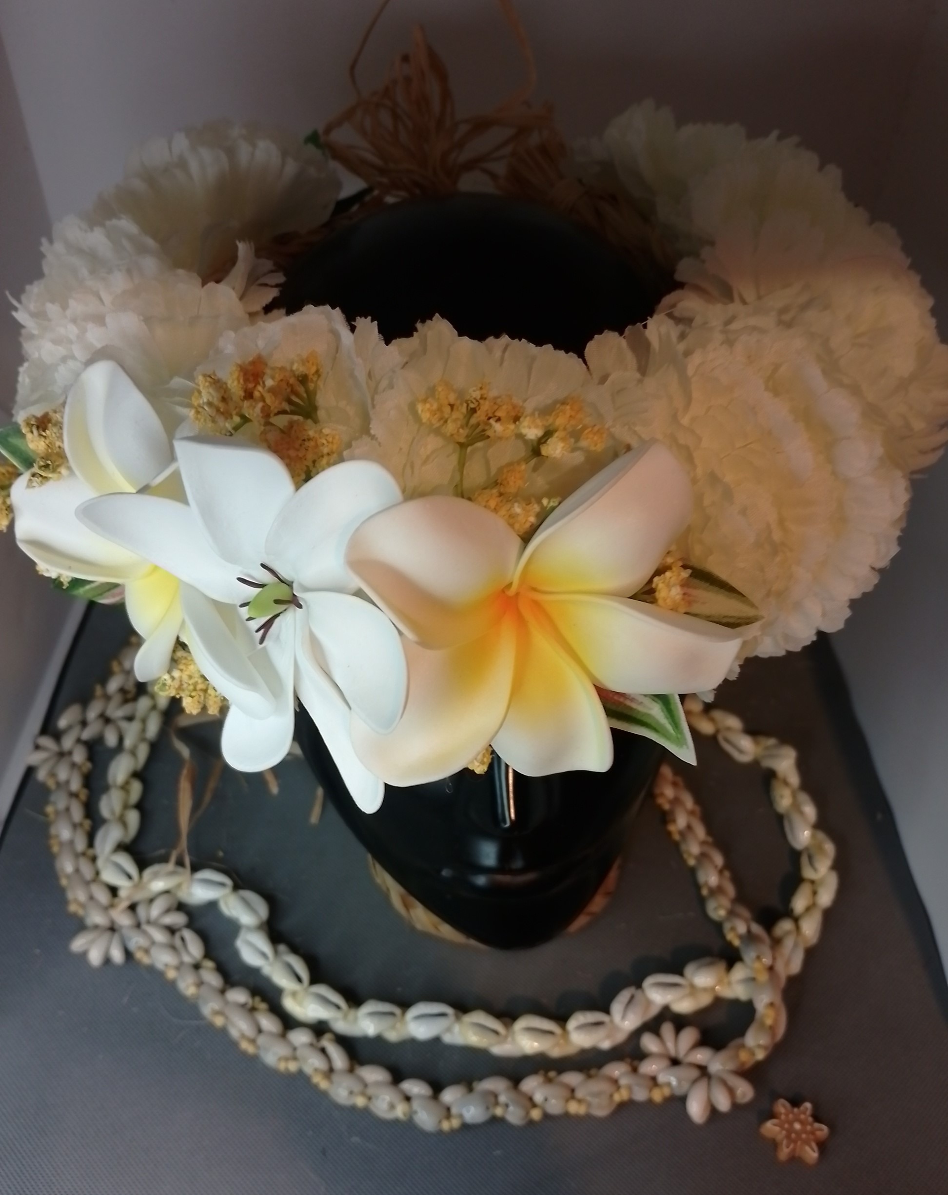 Couronne fleurs Tahiti champagne deux grands tipanie une grande tiare Vaite.e.Tiare créations