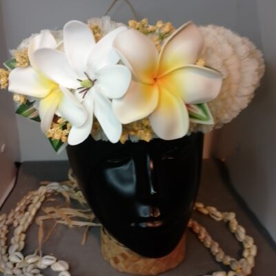 Couronne fleurs Tahiti champagne deux grands tipanie une grande tiare