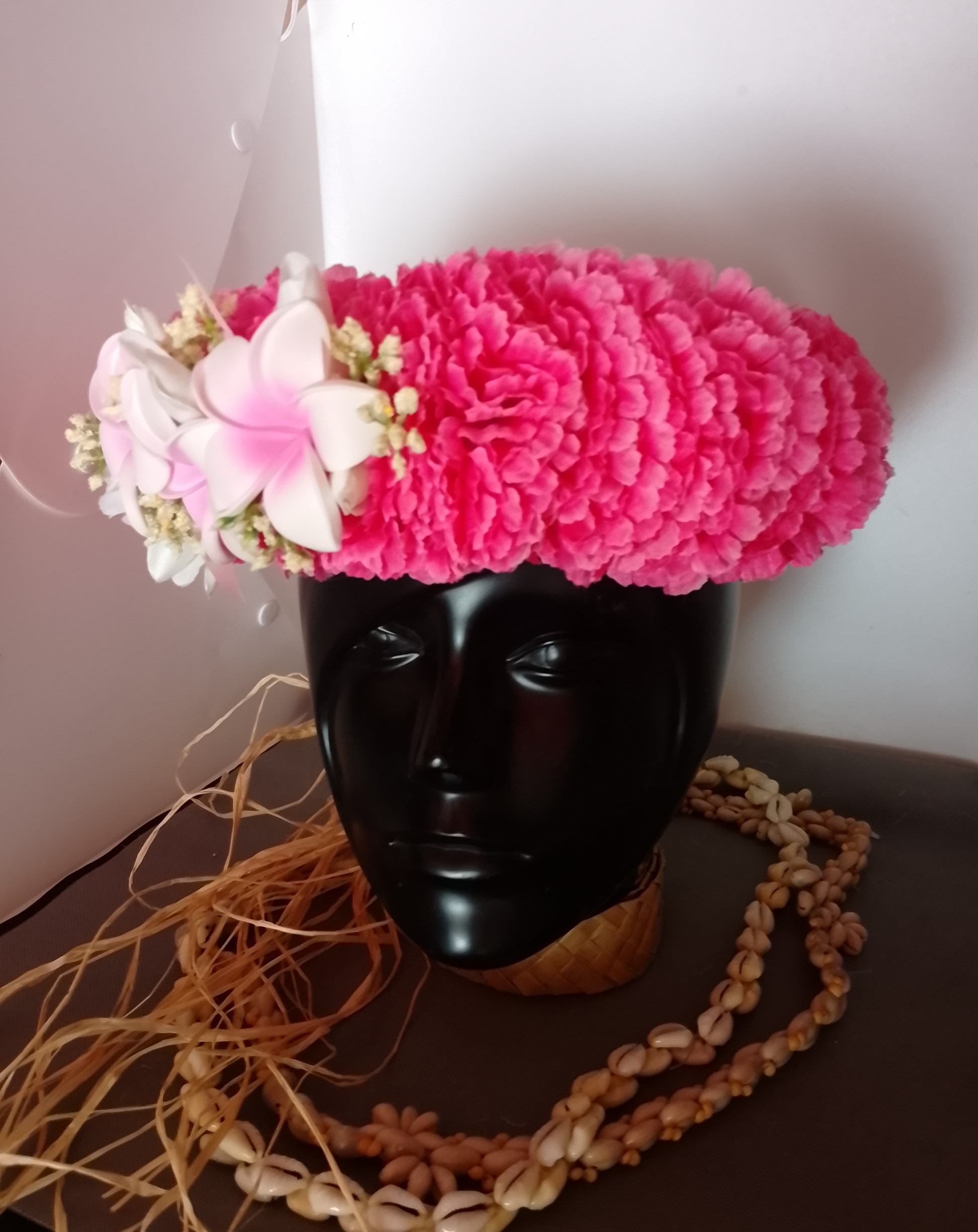 Couronne fleurs Tahiti fuchsia trois tipanie blancs cœur rose Vaite.e.Tiare créations