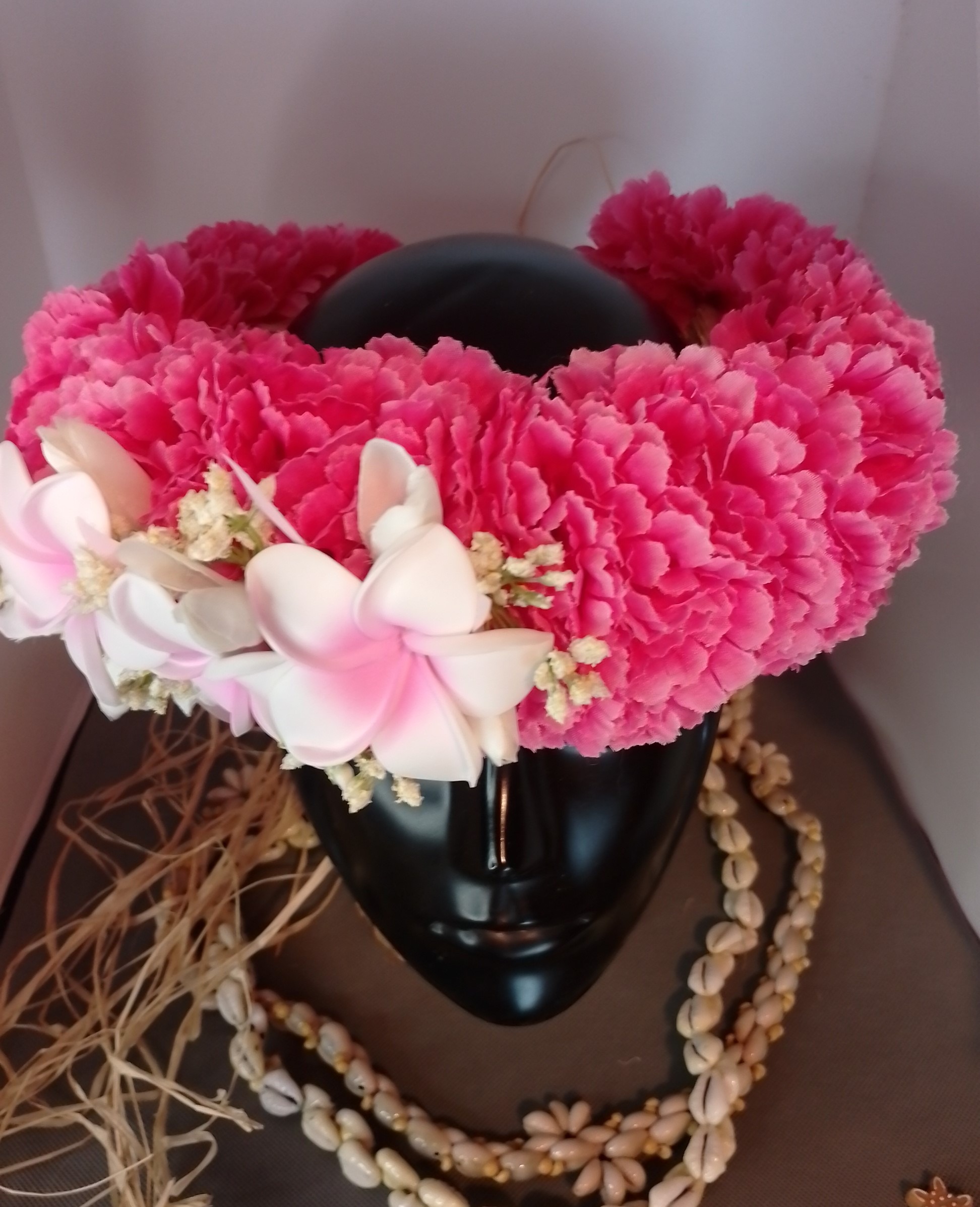 Couronne fleurs Tahiti fuchsia trois tipanie blancs cœur rose Vaite.e.Tiare créations
