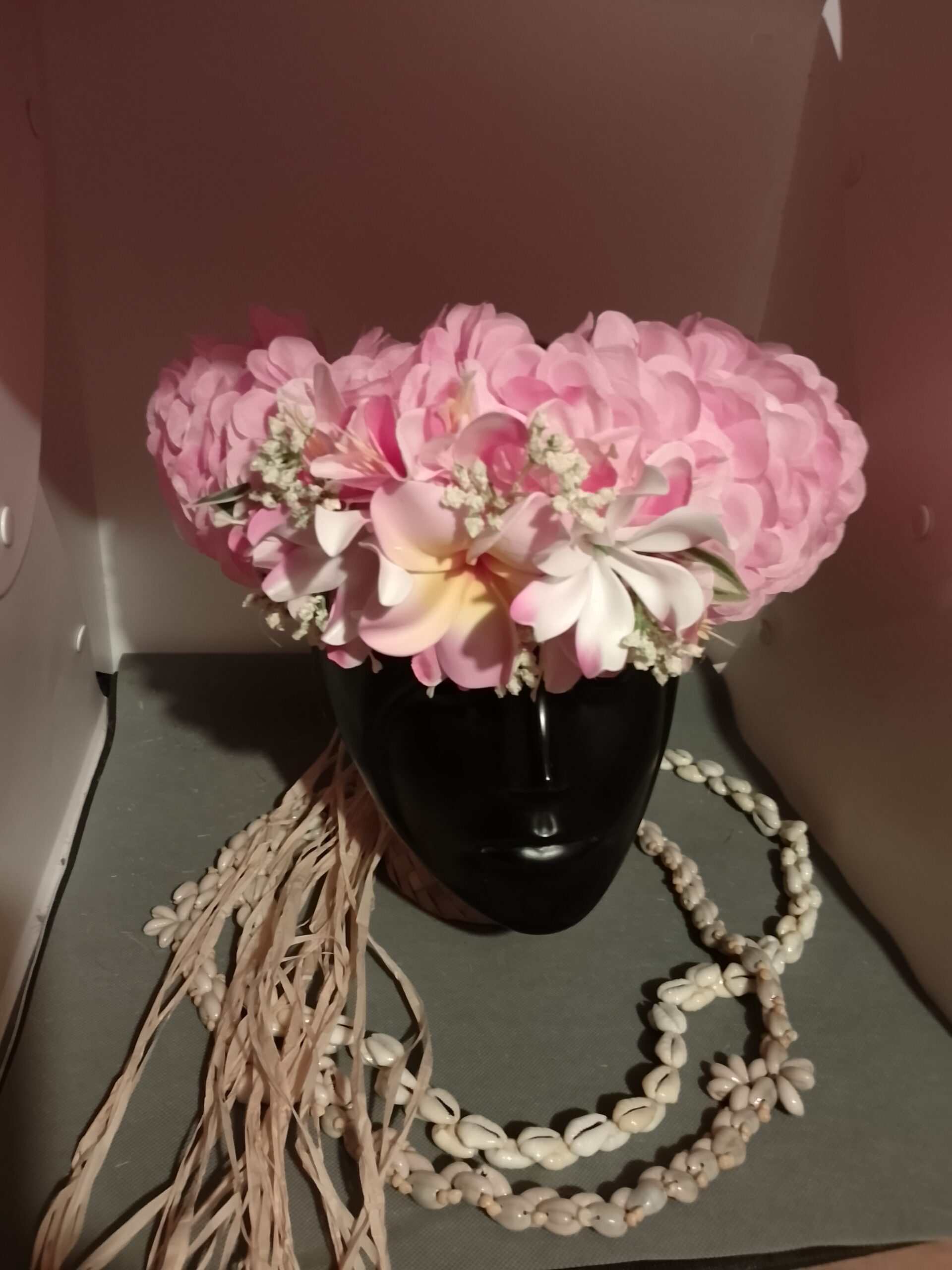 Couronne fleurs Tahiti rose pâle grand tipanie deux tiare entre ouvertes Vaite.e.Tiare créations