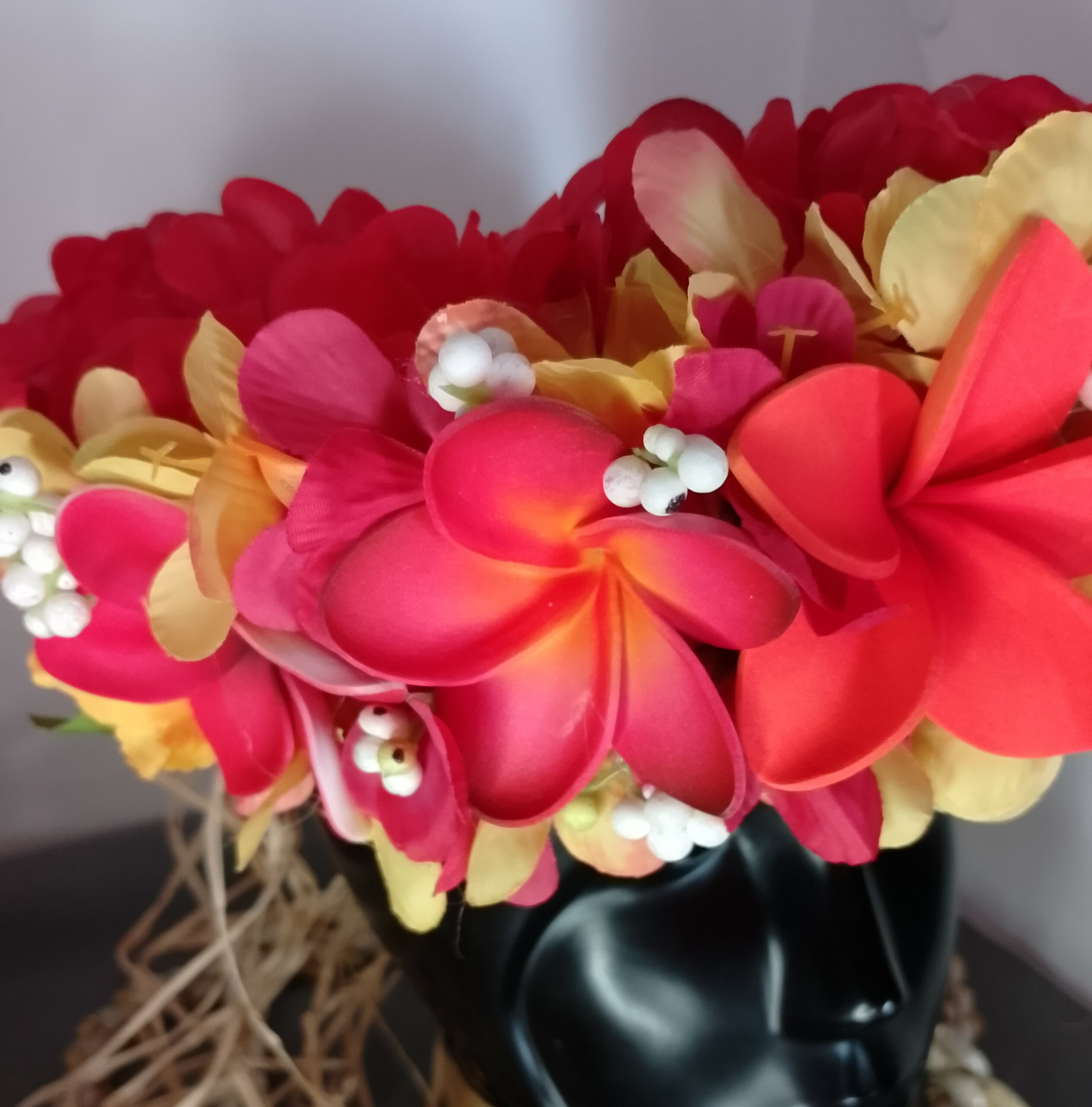 Couronne fleurs Tahiti rouge trois tipanie rouge et orange Vaite.e.Tiare créations