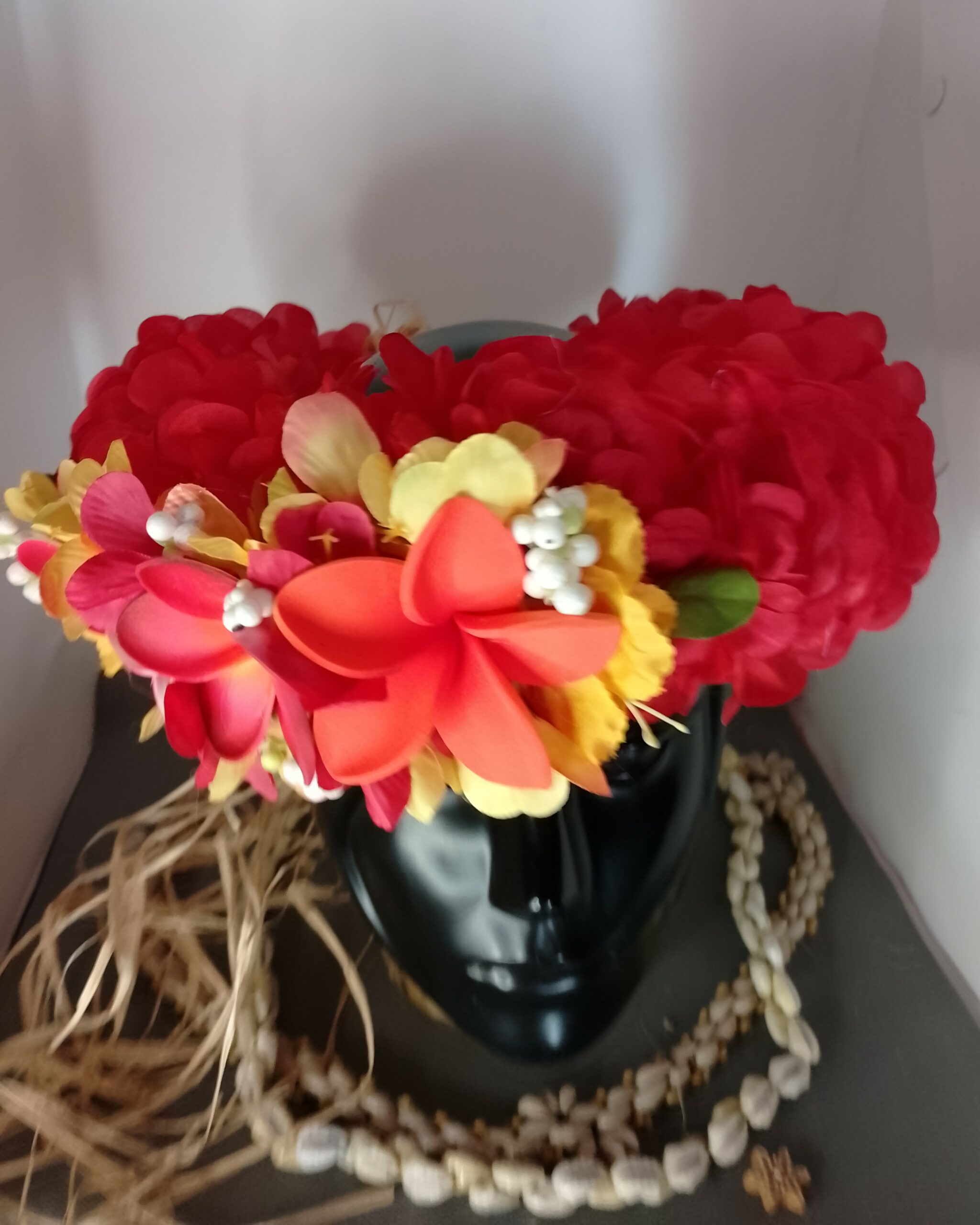 Couronne fleurs Tahiti rouge trois tipanie rouge et orange Vaite.e.Tiare créations