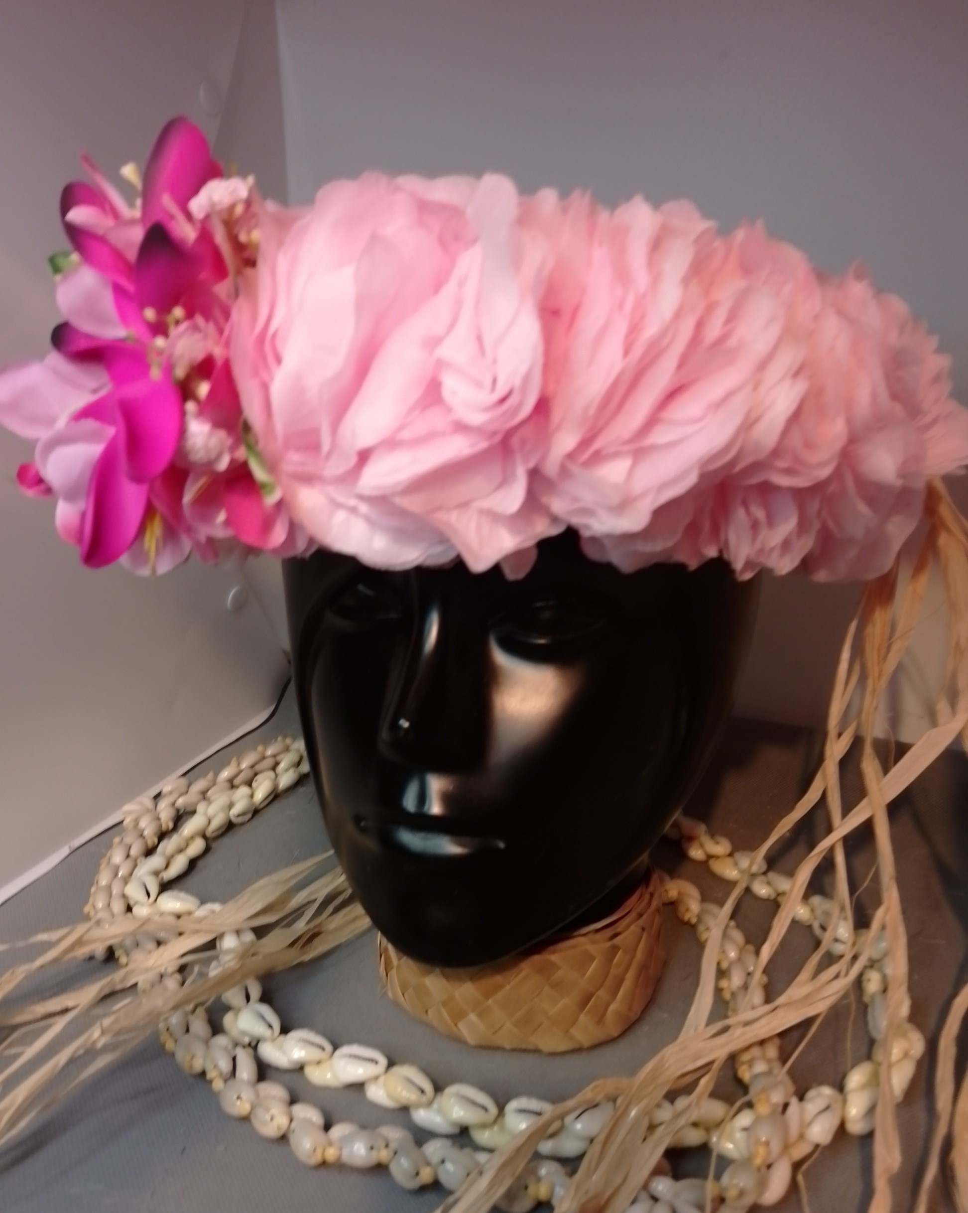 Couronne tiare Tahiti rose pâle maxi tiare fuchsia lili rose bords fuchsia Vaite.e.Tiare créations