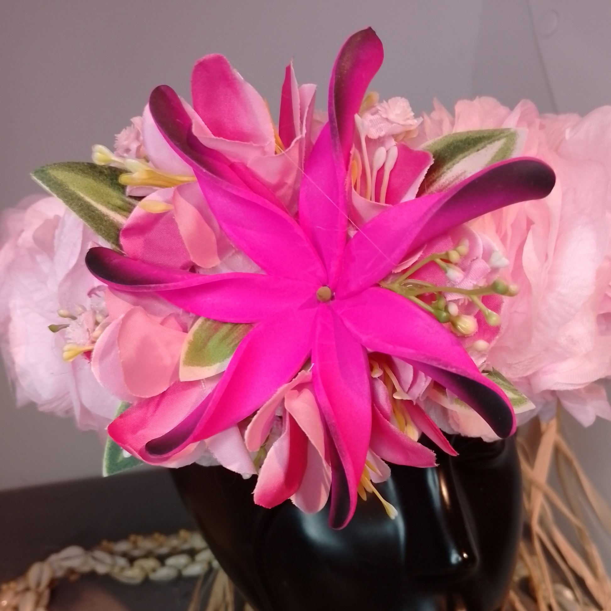 Couronne tiare Tahiti rose pâle maxi tiare fuchsia lili rose bords fuchsia Vaite.e.Tiare créations