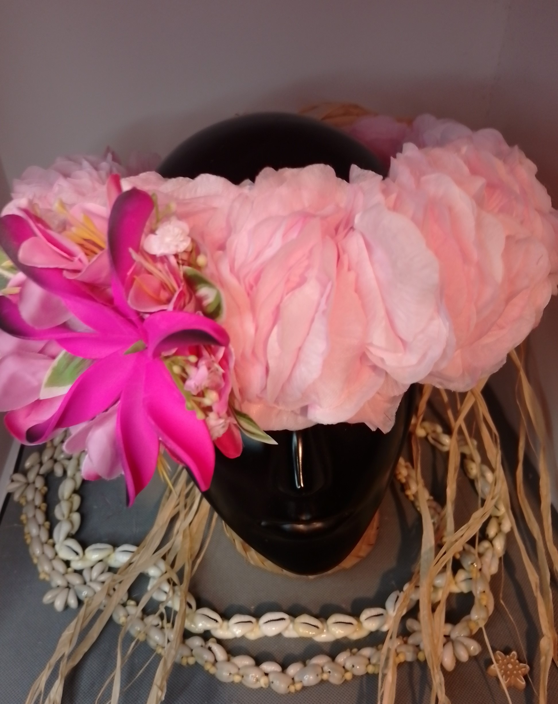 Couronne tiare Tahiti rose pâle maxi tiare fuchsia lili rose bords fuchsia Vaite.e.Tiare créations