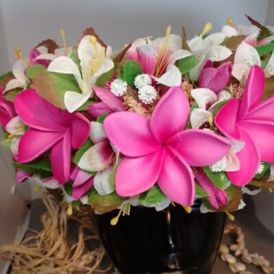 Couronne toutes fleurs Tahiti corolle de mini lys variés cinq tipanie fuchsias