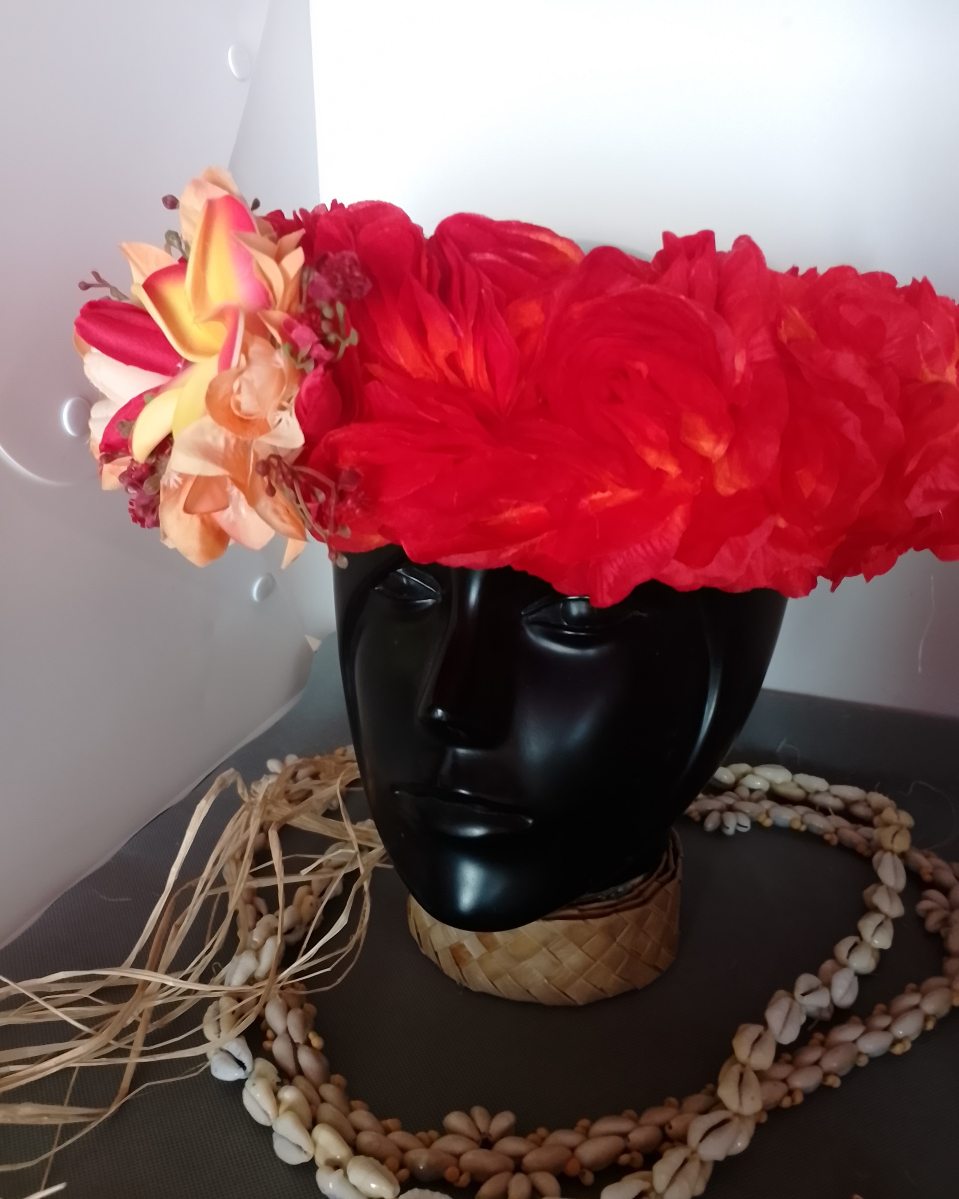 Couronne fleur Tahiti orange bords rouges tipanie jaune bords rouges bougainvilliers oranges Vaite.e.Tiare créations