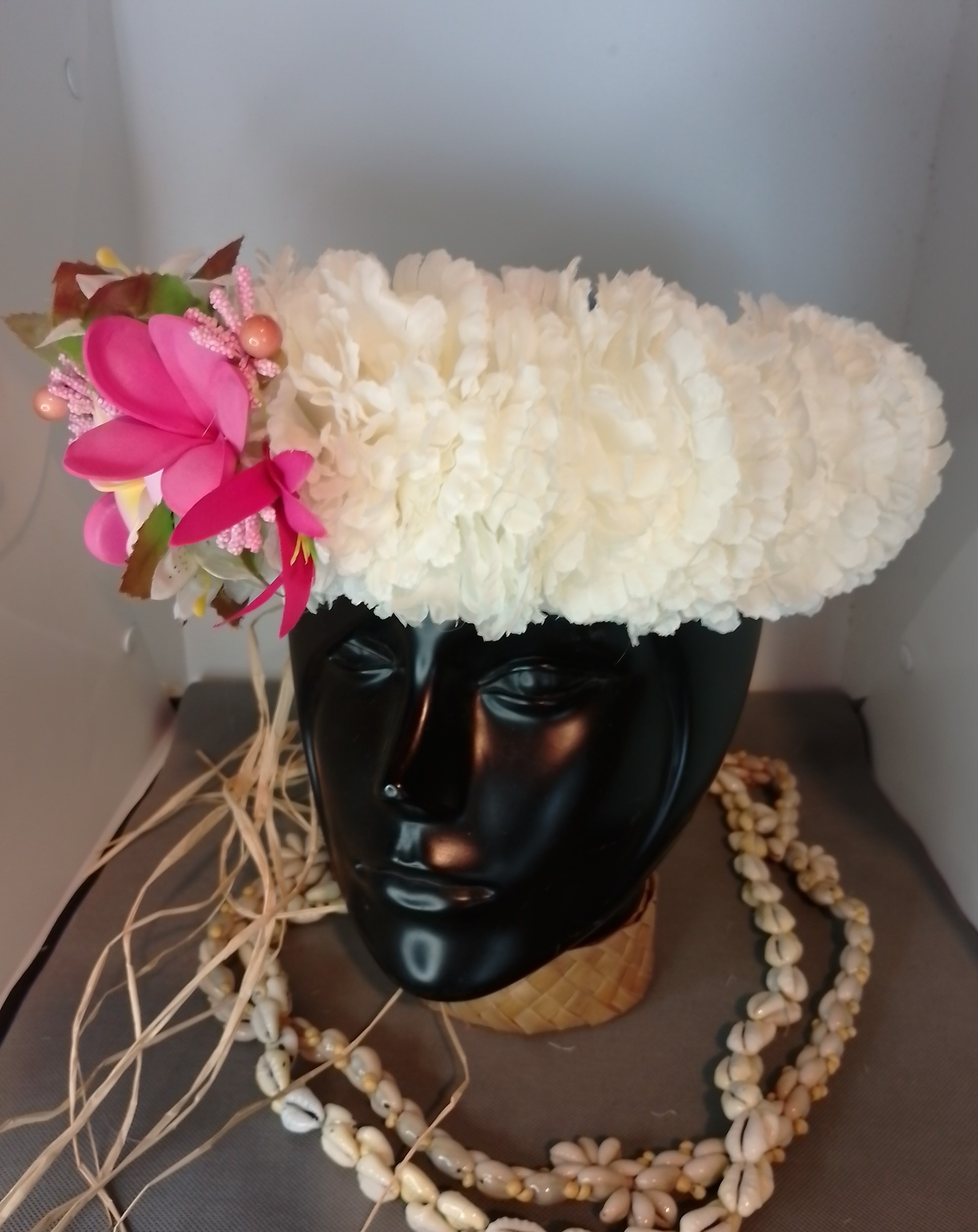 Couronne fleurs Tahiti blanc milky mini tipanie rose fuchsia tipanie bord roses lys élancés Vaite.e.Tiare créations