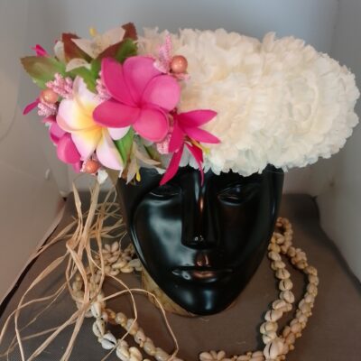 Couronne fleurs Tahiti blanc milky mini tipanie rose fuchsia tipanie bord roses lys élancés