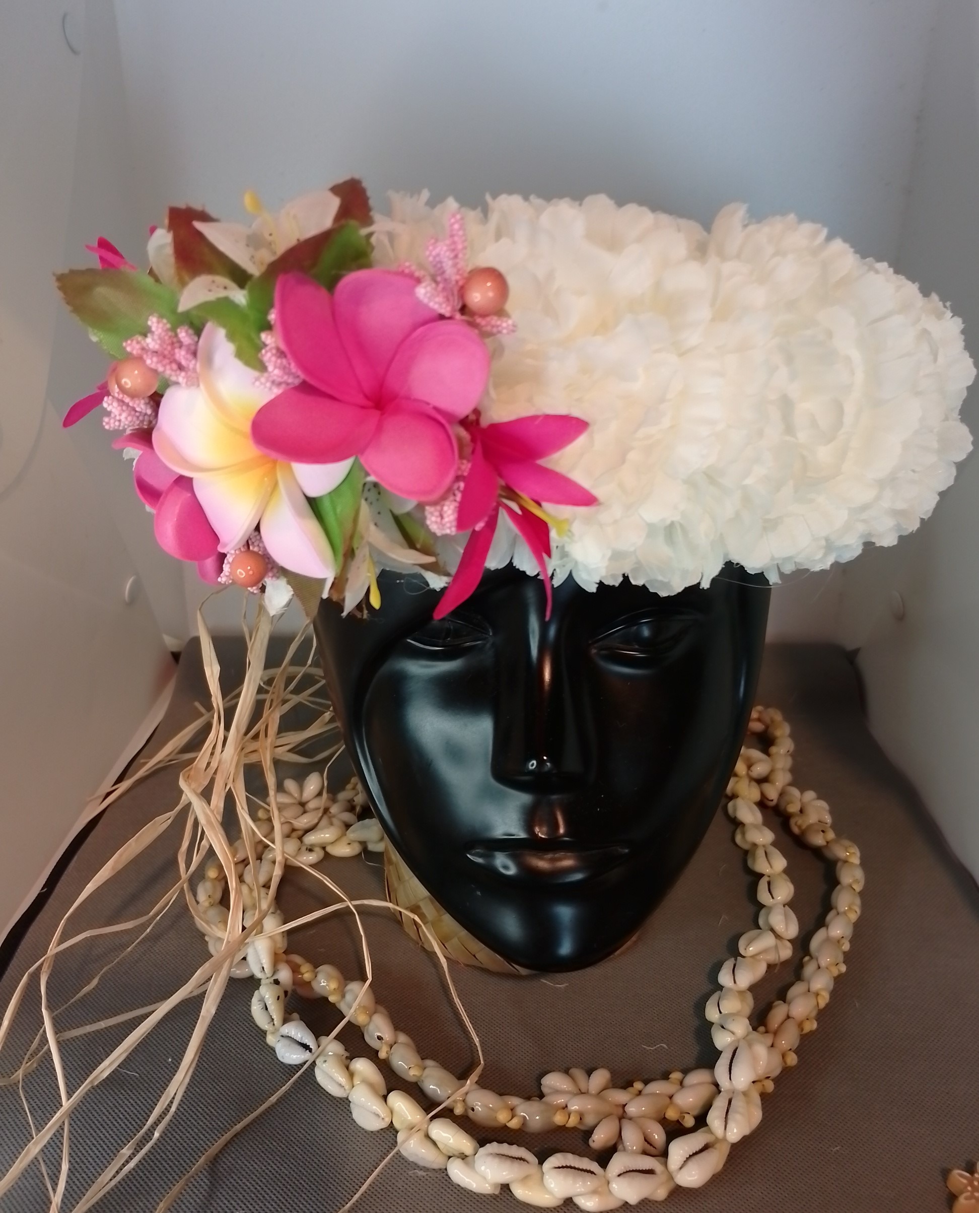 Couronne fleurs Tahiti blanc milky mini tipanie rose fuchsia tipanie bord roses lys élancés Vaite.e.Tiare créations