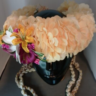 Couronne fleurs Tahiti champagne grande tiare freesia lie de vin mini lys jaune orange