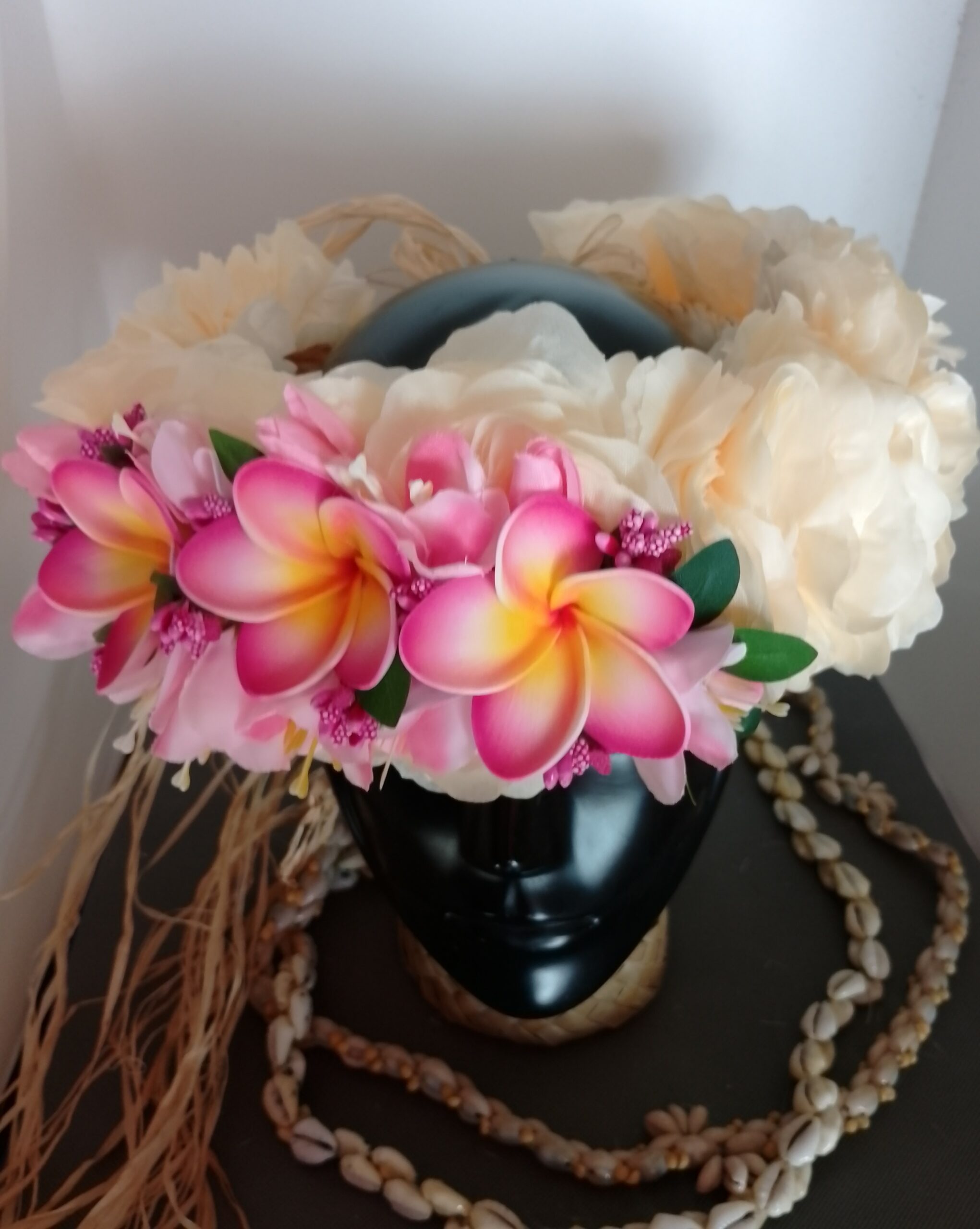 Couronne fleurs Tahiti champagne trois tipanie cœur orange bords fuchsias Vaite.e.Tiare créations