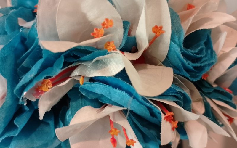 Couronne toute fleur bleu lagon bougainvillier blanc Vaite.e.Tiare créations