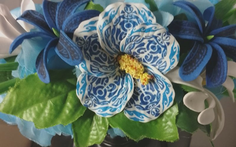 Couronne fleur Tahiti bleue tiare tatouée et entre ouverte hibiscus tatoué Vaite.e.Tiare créations