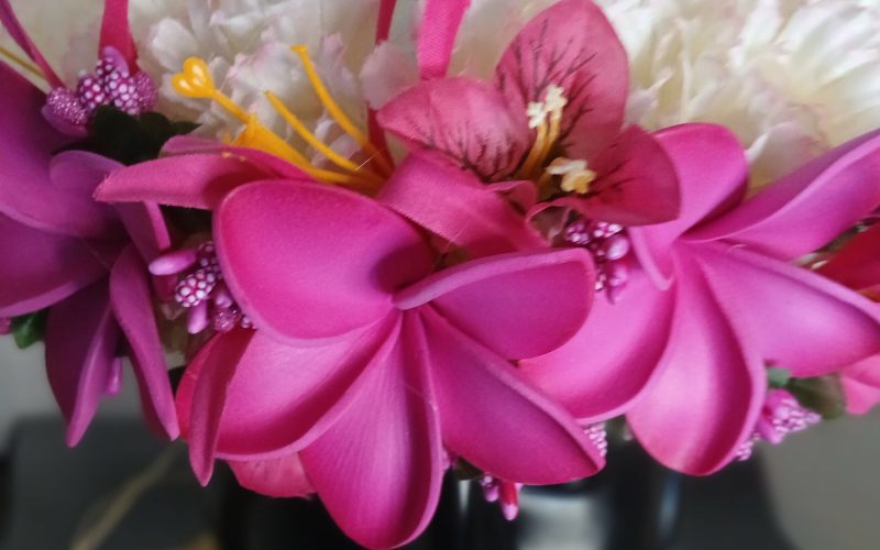 Couronne champagne rosé trois tipanie et lys élancés fuchsia Vaite.e.Tiare créations