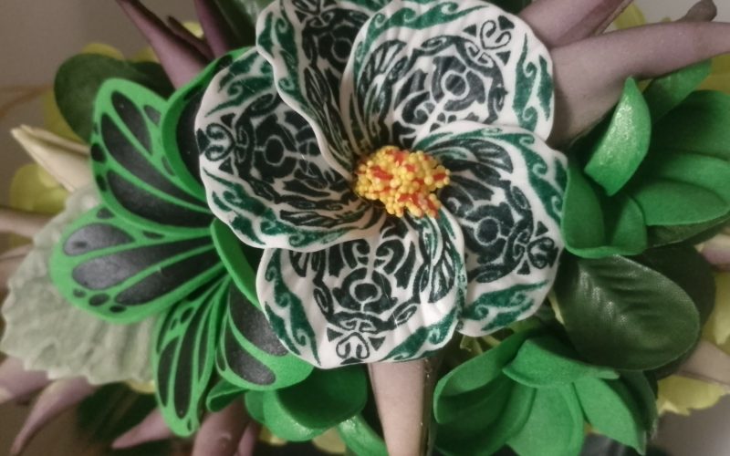 couronne de fleur verte avec des mini tipaniers verts by Vaite.e.Tiare créations