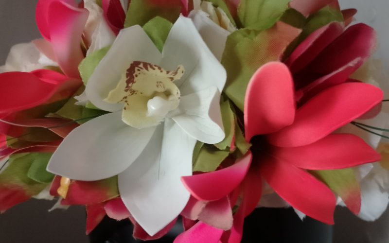 Couronne de fleurs Tahiti champagne maxi tiare et orchidées by Vaite.e.Tiare créations