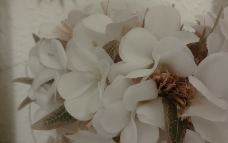 couronne de fleurs Tahiti couverte de tipanie blanc by Vaite.e.Tiare créations