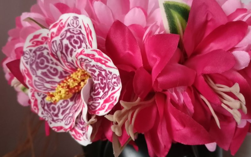 Couronne de fleurs Tahiti rose lys fuchsia hibiscus tatoué Vaite.e.Tiare créations