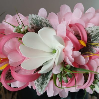 Couronne de fleurs Tahiti rose tiare en boutons et lys élancés fushcias by Vaite.e.Tiare créations