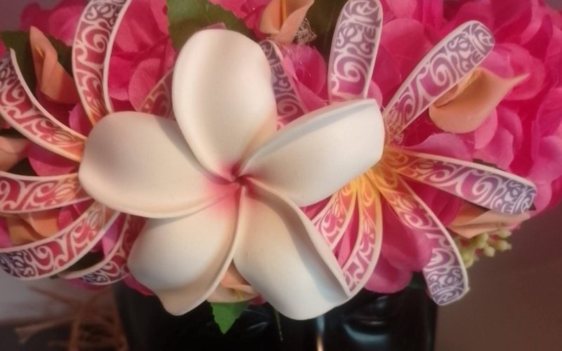 Couronne de fleurs Tahiti corail grand tipanie deux tiare tatouée Vaite.e.Tiare créations