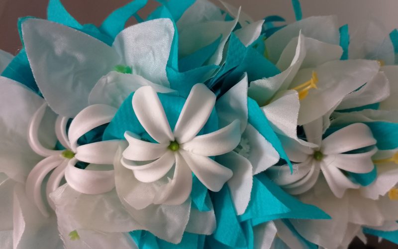 Couronne de tiare Tahiti bleu lagon mini tiare et bougainvilliers by Vaite.e.Tiare créations